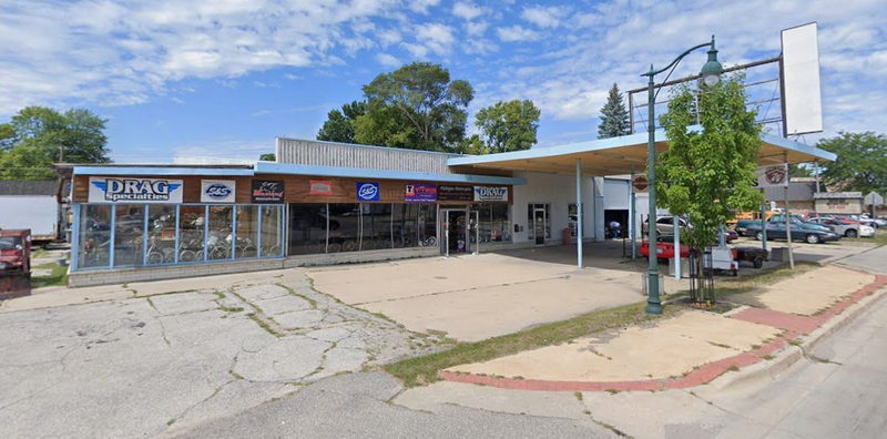 California Inn - The Old California Garage (newer photo)